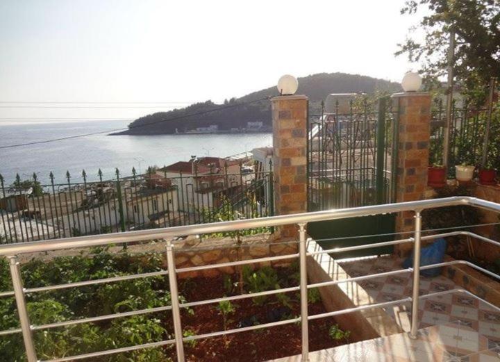 Adriana Apartments Himare Exterior photo